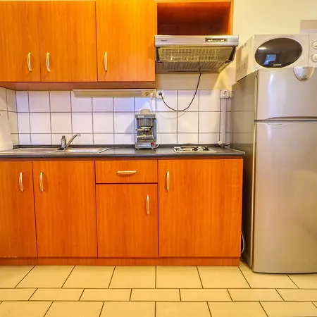 Park Apartmanhaz *